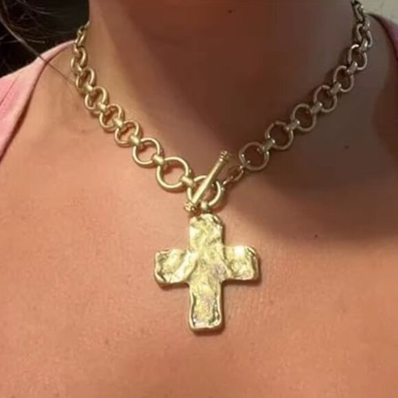 Gold Cross Pendant Hammered Thick Chunky Chain Vintage Inspired Necklace - Picture 6 of 8